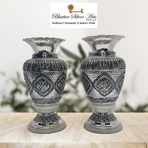 Nakashi Flower Vase